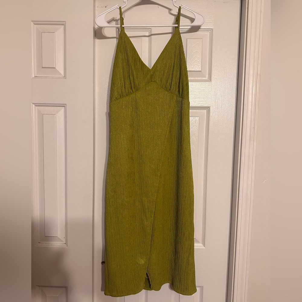Lulu’s Tie-Back Faux-Wrap Midi Dress